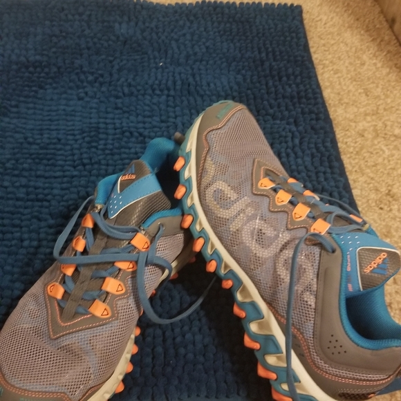 Adidas - Picture 3 of 6